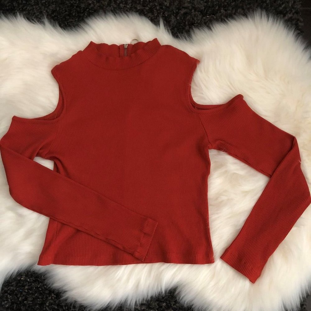 25H&M Divided Red Ribbed Mock Neck Cold Shoulder Long Sleeve Sweater